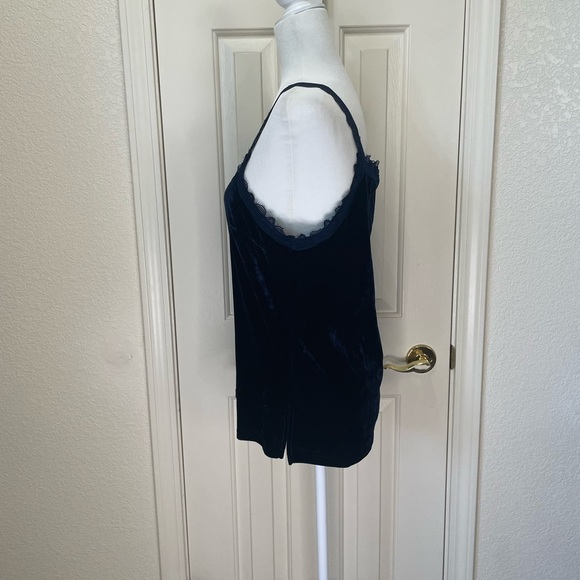 Paparazzi Velvet Cami (midnight blue) - Picture 3 of 11